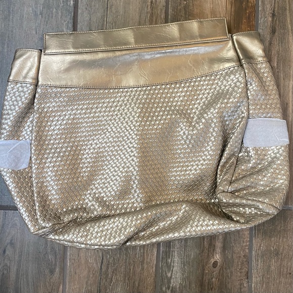 Miche Rebekah Shell. Some signs of wear. Metallic champagne. - Picture 3 of 3